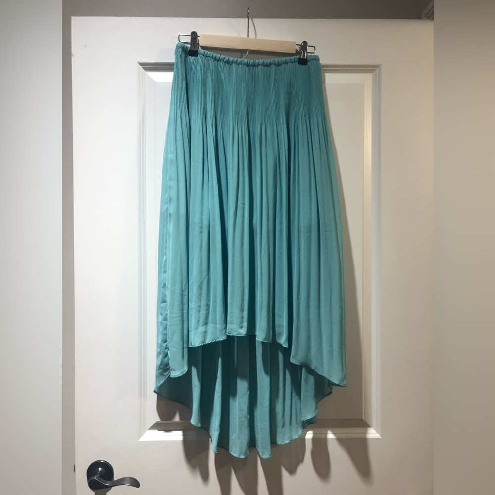 Lauren Conrad Small High Low skirt with slip